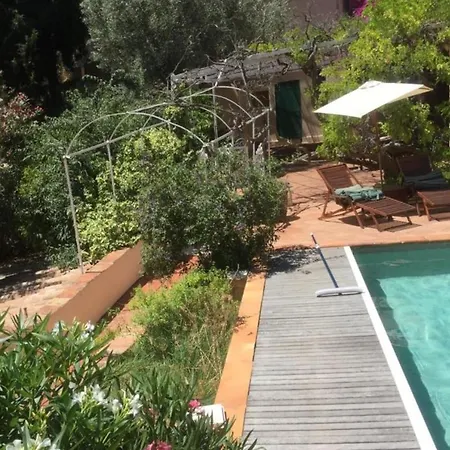 Dom wakacyjny Beautiful House With Garden And Private Pool